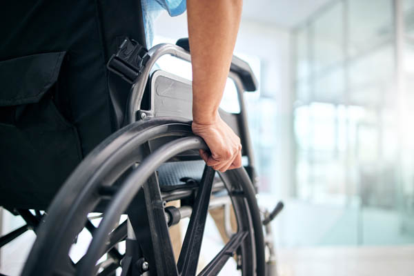Service de fauteuil roulant au sein de la pharmacie garenne trivaux Service de fauteuil roulant au sein de la pharmacie garenne trivaux