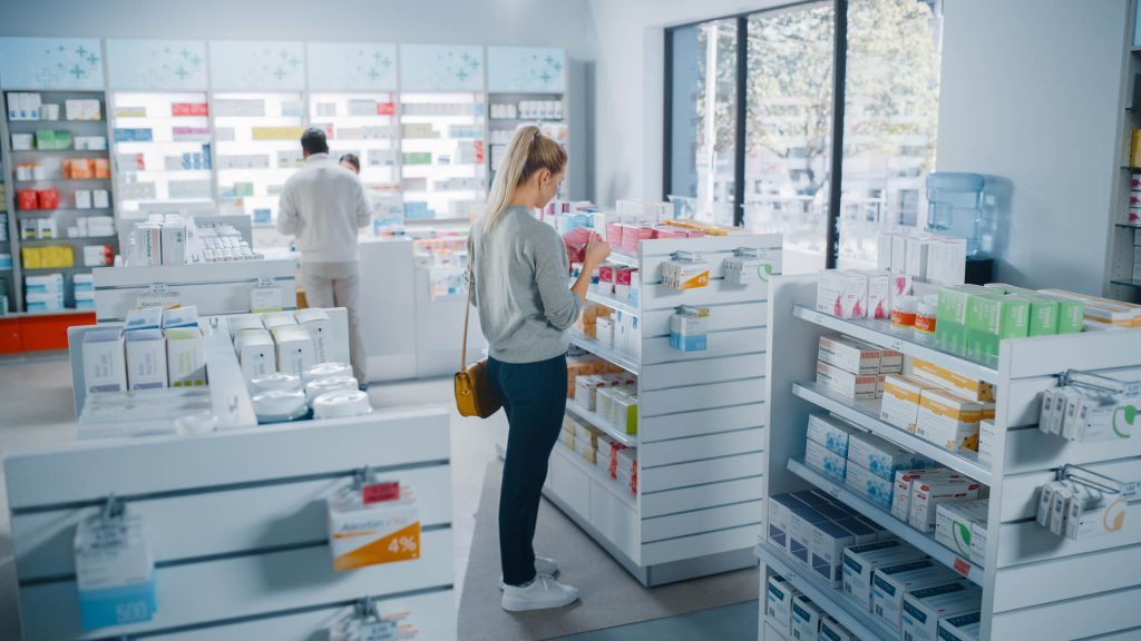 Intérieur de la pharmacie garenne trivaux