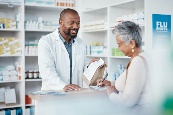 Contact cliente et pharmacien pharmacie garenne trivaux